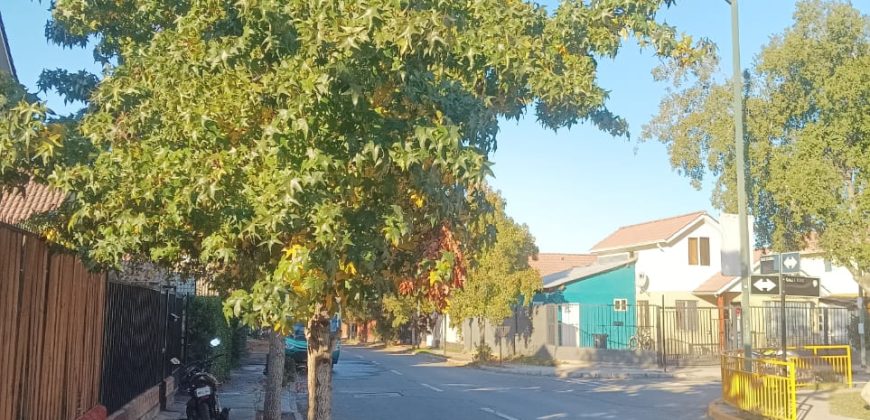 HERMOSA Y GRAN CASA DE ESQUINA, SECTOR TRANQUILO LARAPINTA