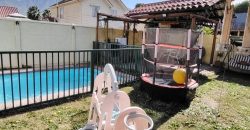 Bella Casa con piscina Pasaje Las Verbenas Poniente 2da etapa Larapinta