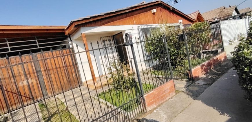 Hermosa y cómoda casa de un piso pareada en agradable sector residencial de Puente Alto.