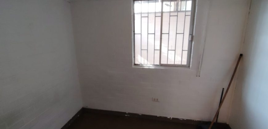 Hermosa y cómoda casa de un piso pareada en agradable sector residencial de Puente Alto.