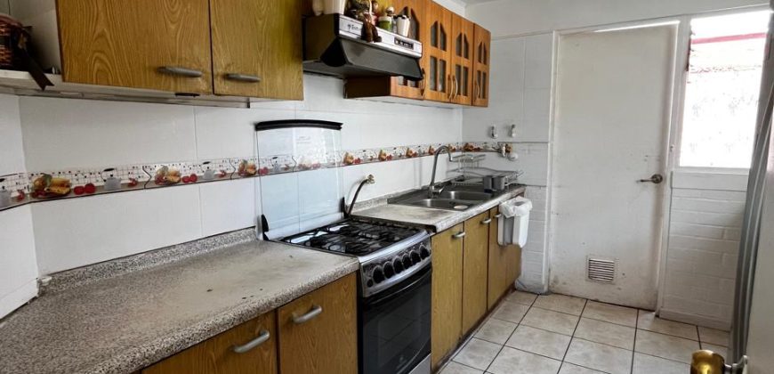 Venta casa en Pasaje Micro Barrio El Canelo Larapinta